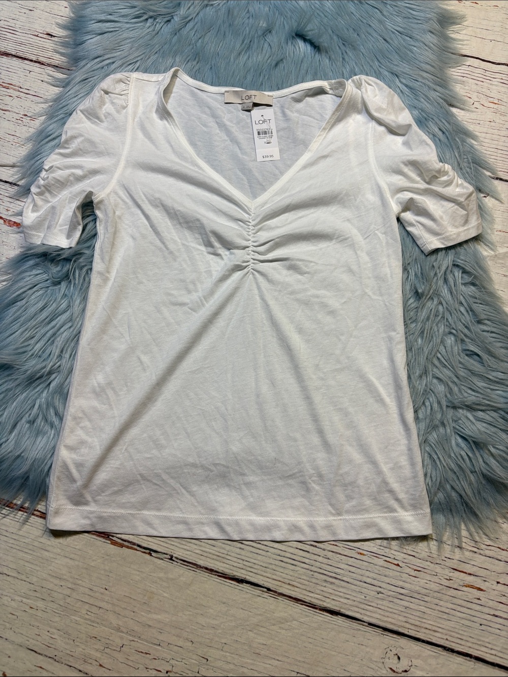 NWT LOFT White V-Neck Ruched Short Sleeve Tee SZ XS